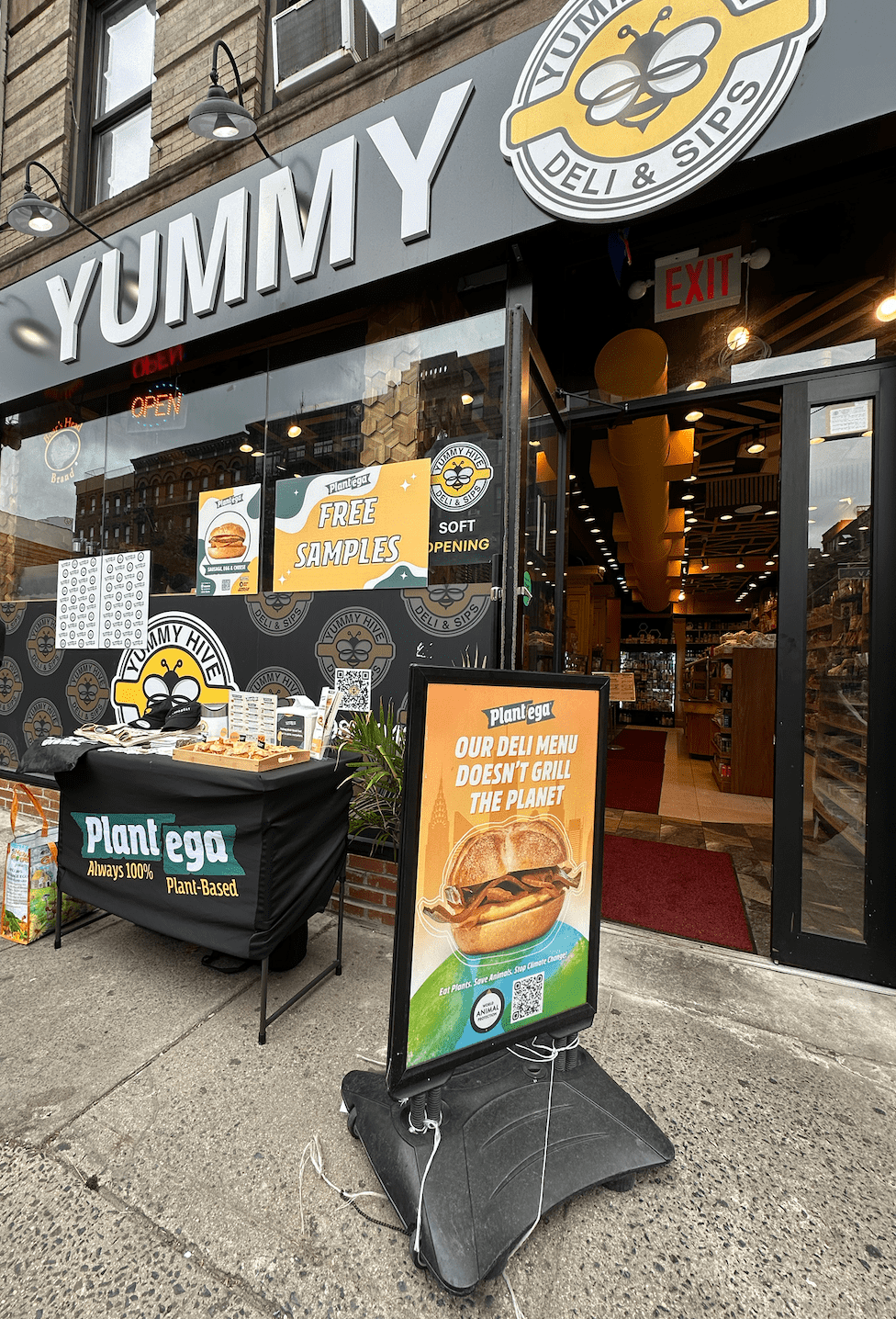 World Animal Protection x Plantega plant-based breakfast sandwich sampling event in NYC.