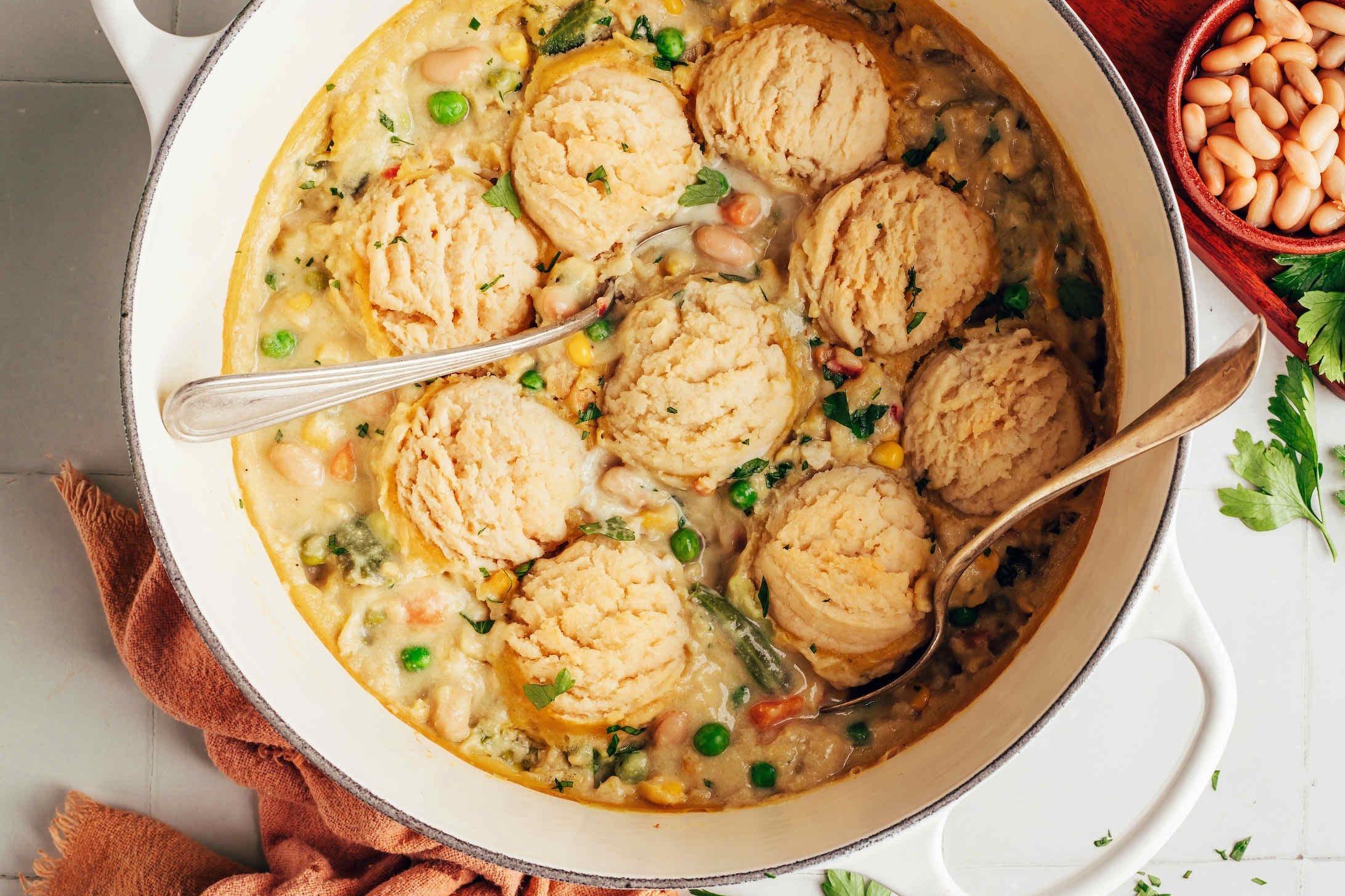 Vegan white bean pot pie soup.